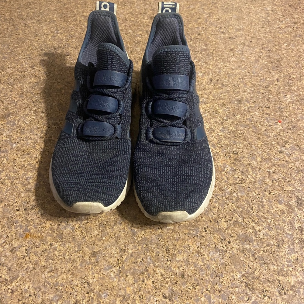 Mens adidas tennis shoes size 9.5